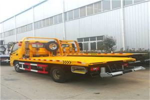 方城附近拖车救援搭电