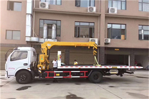 方城附近汽车轮胎更换